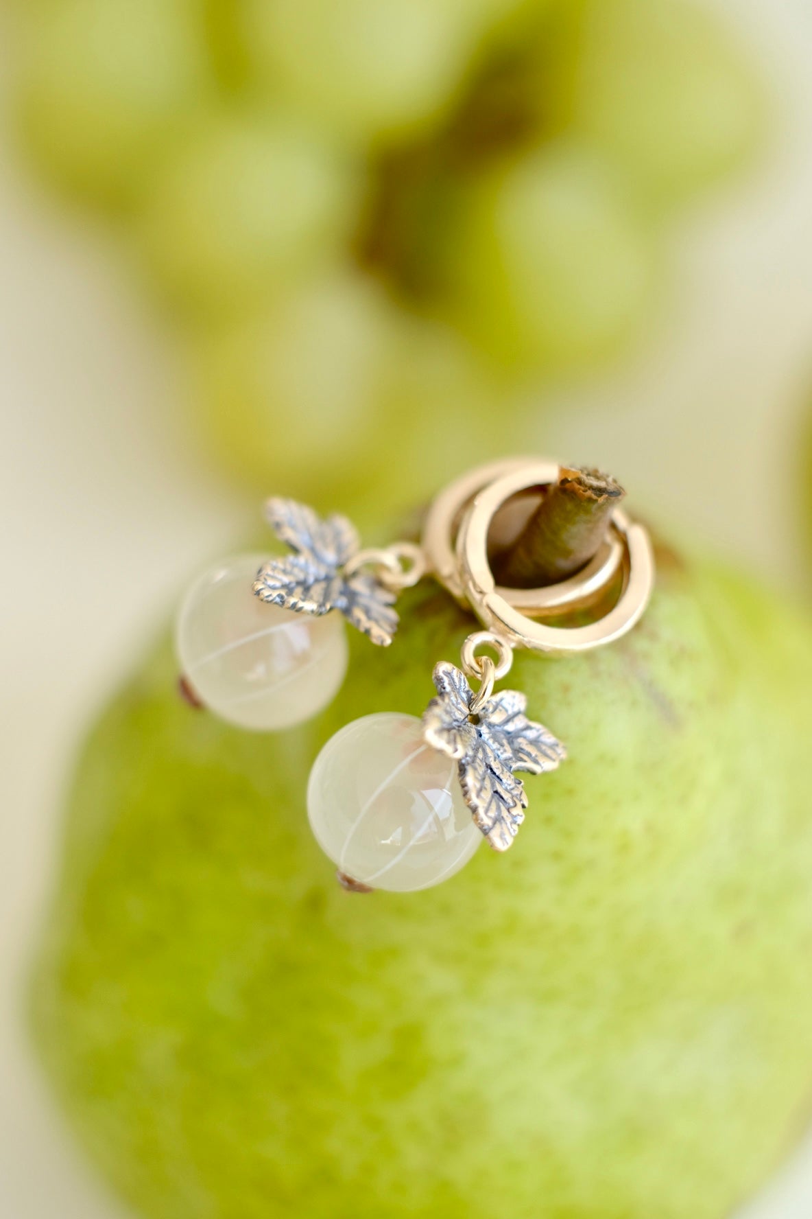 Murano glass white currant glass hoop earrings