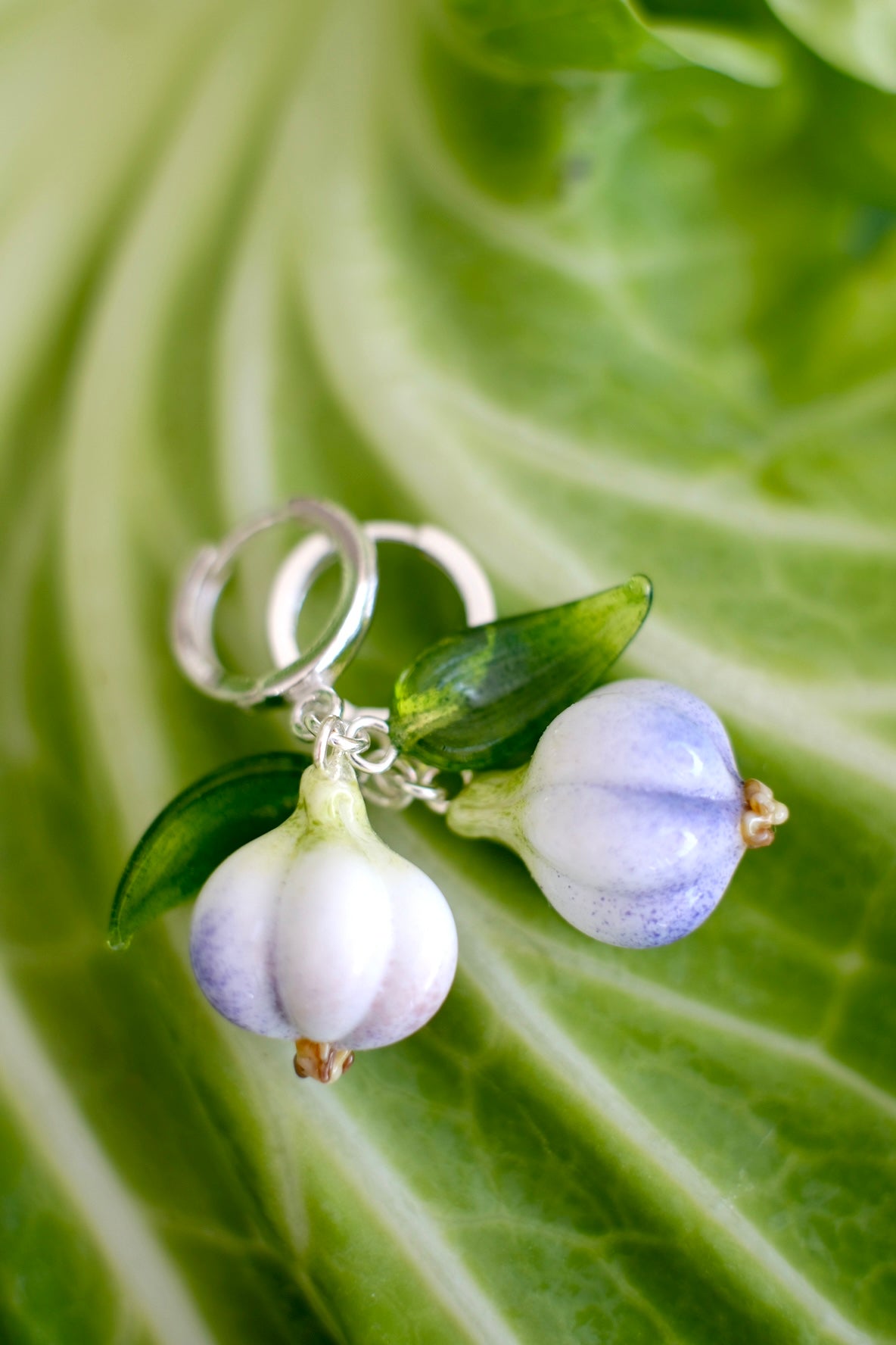 Garlic murano glass hoop earrings