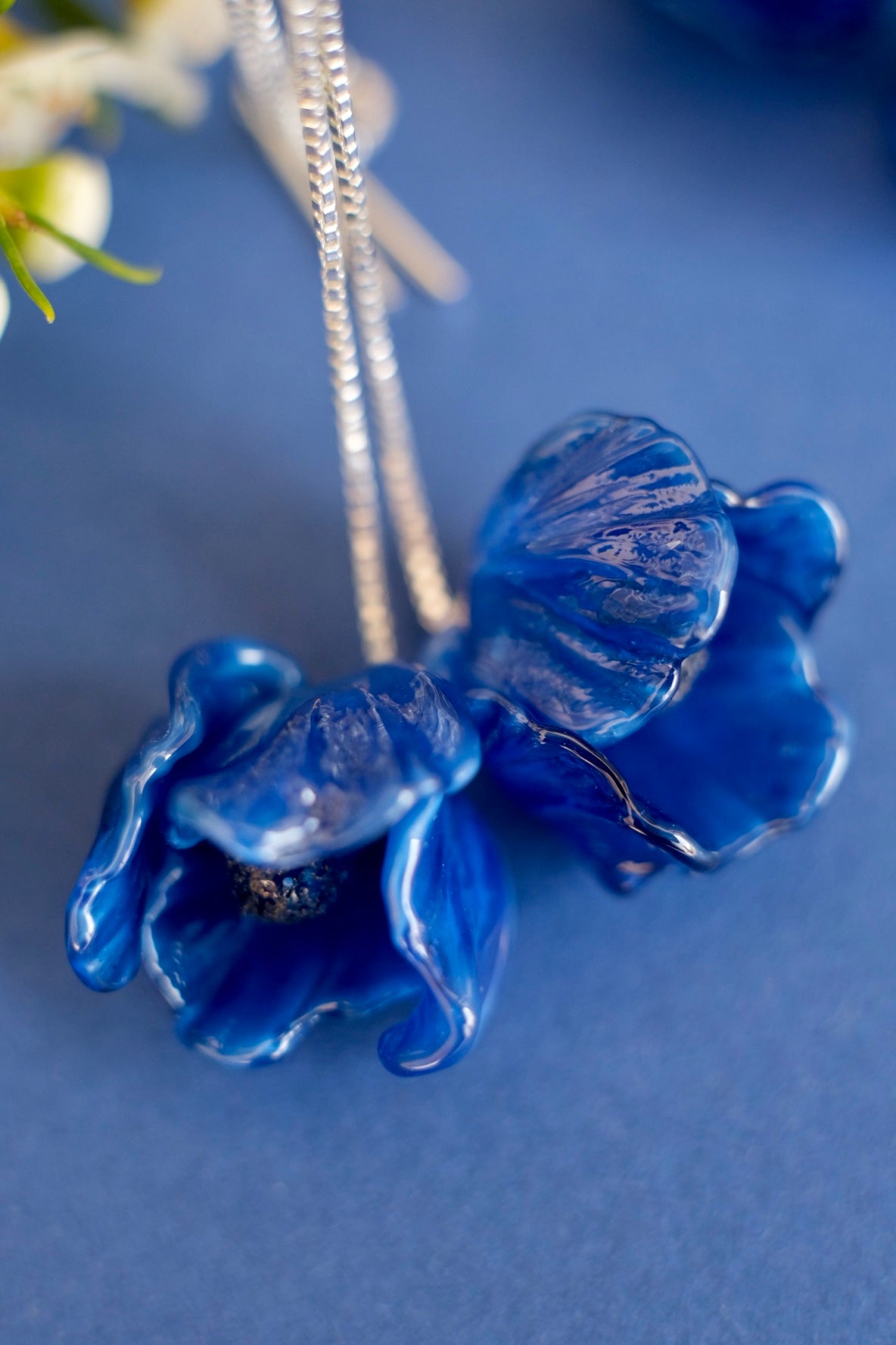 Murano glass bluebell earrings (dark blue crystal glass)