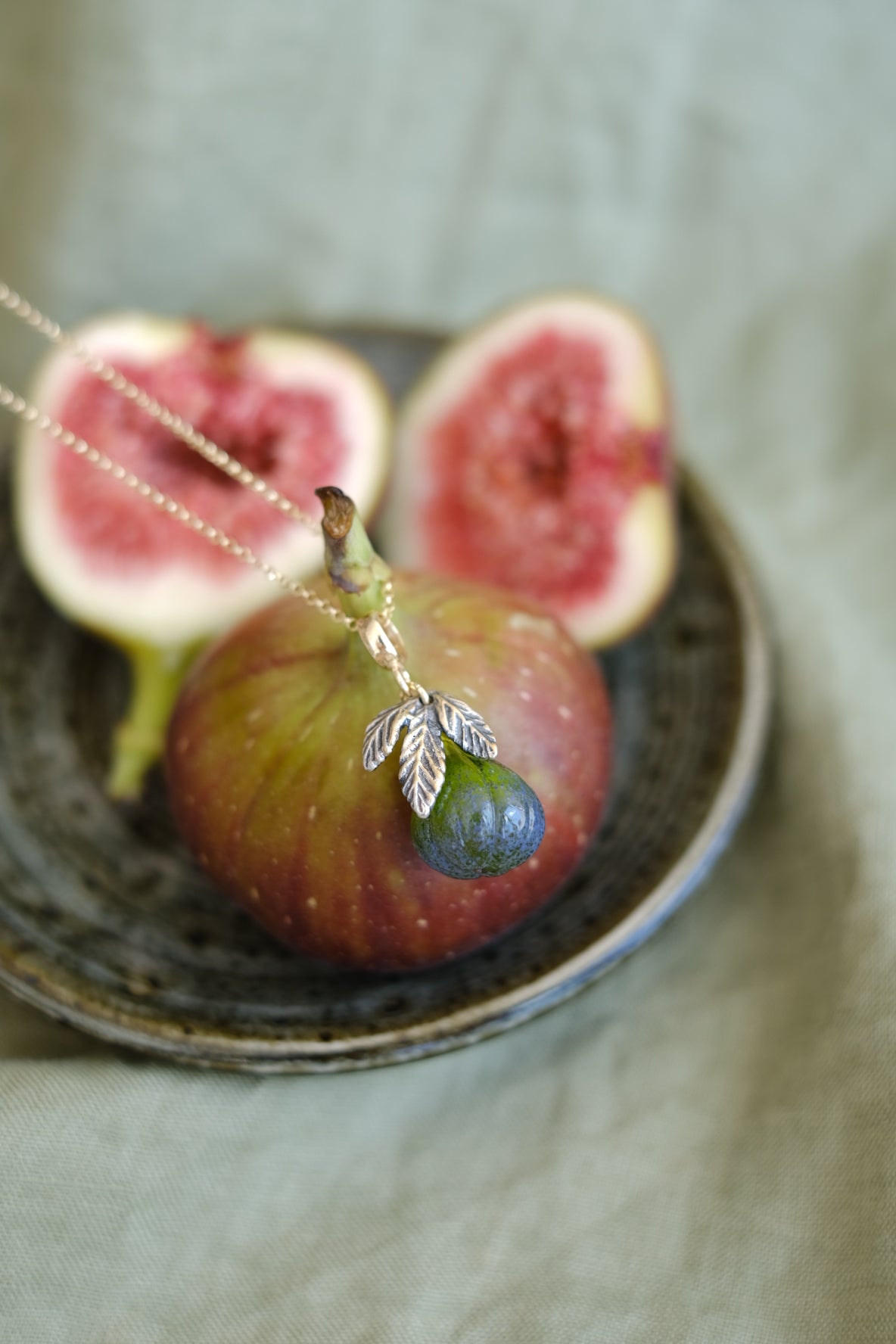 Fig fruit murano glass pendant (green)
