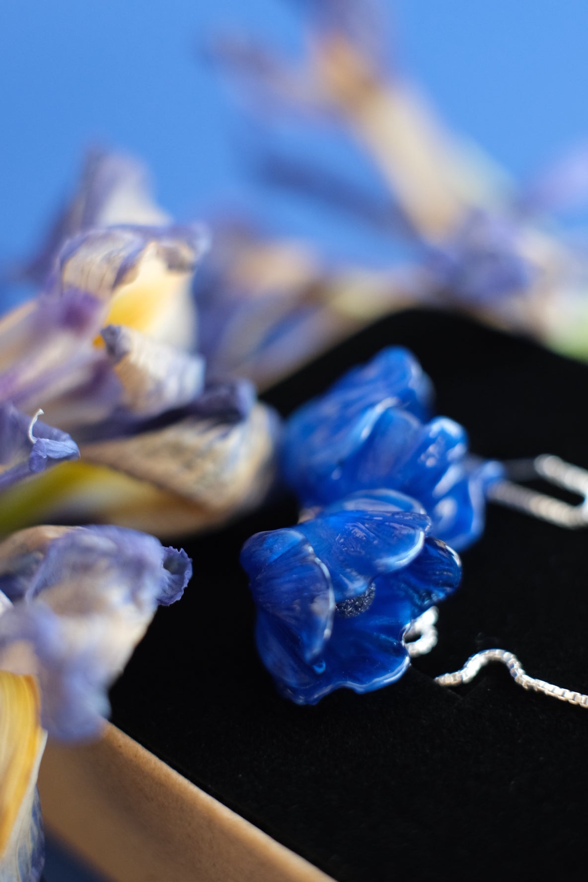 Murano glass bluebell earrings (dark blue crystal glass)