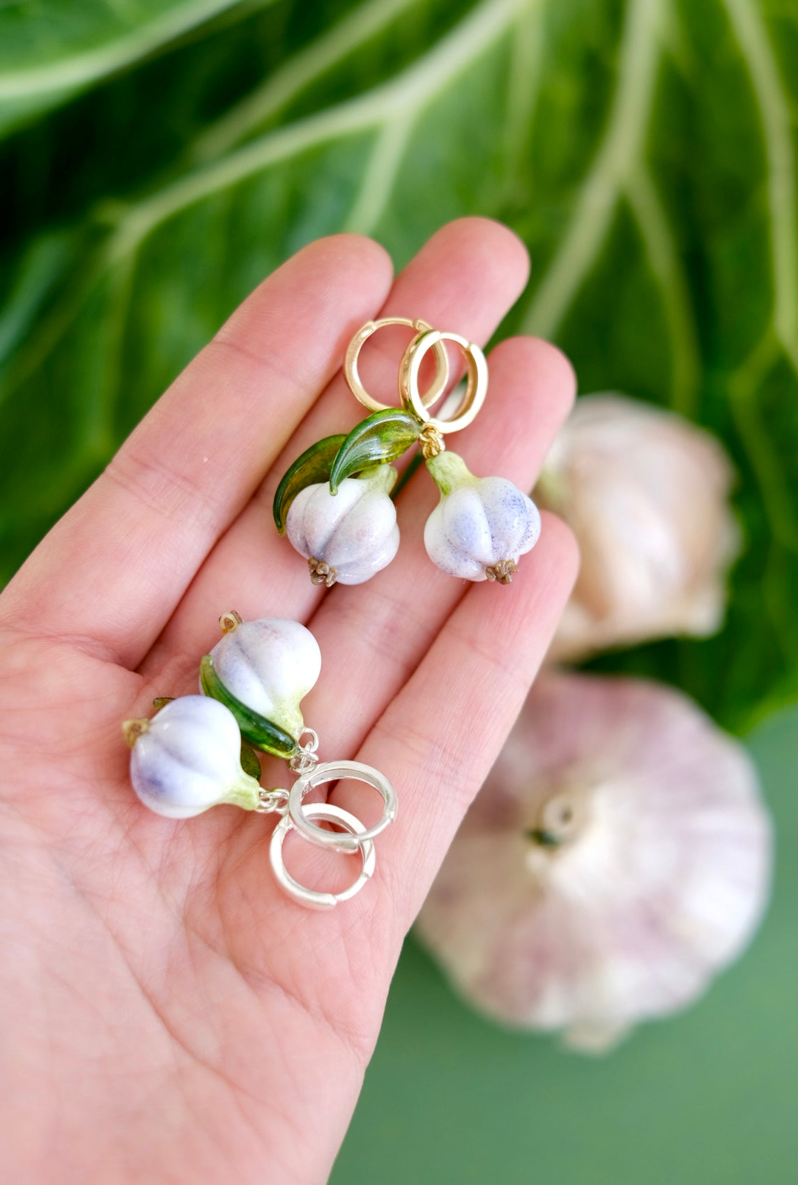 Garlic murano glass hoop earrings
