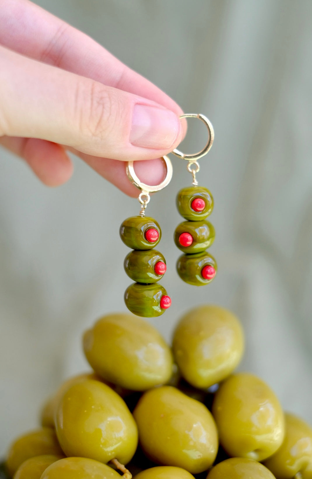 Murano glass coctail olive hoop earrings